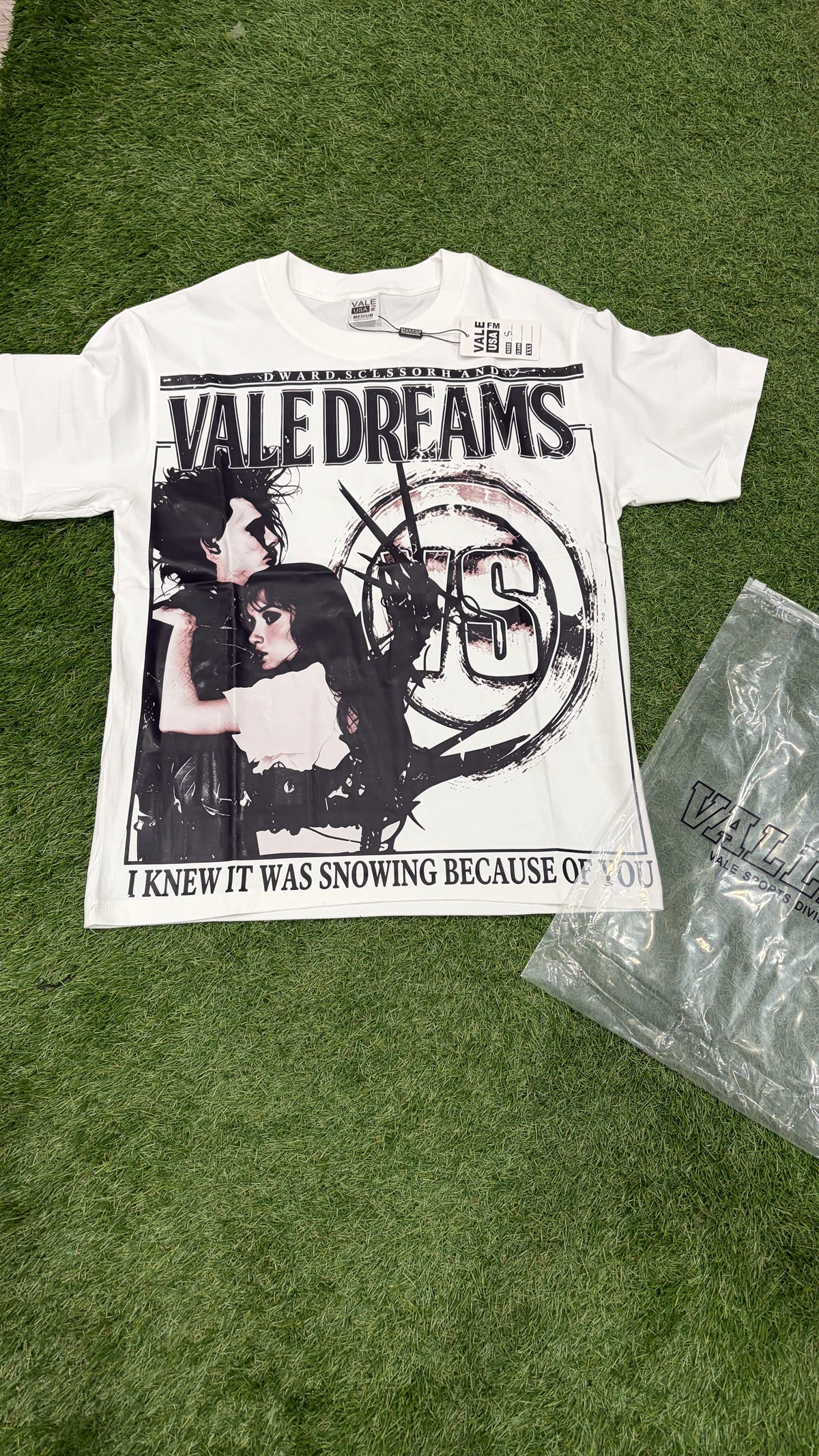 Dreams Scissors Hand Graphic T-Shirt