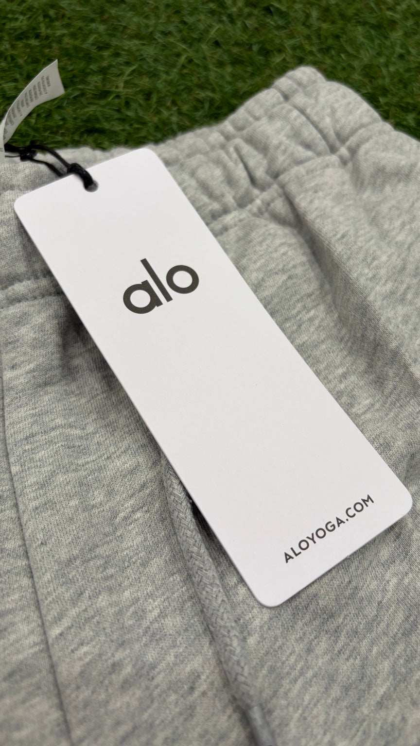 Heather Gray Alo straight-leg sweatpants - Hangtag