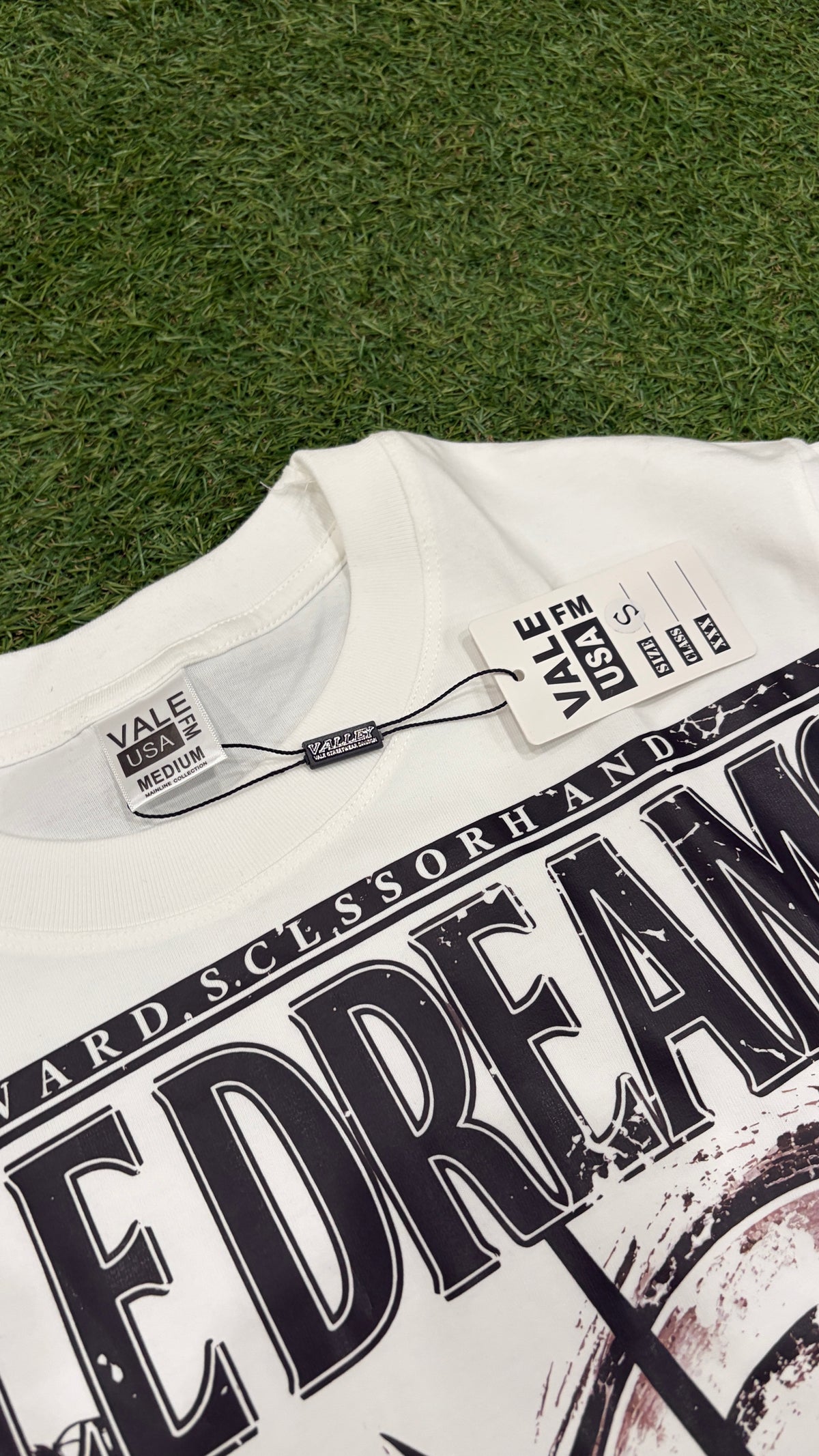 Dreams Scissors Hand Graphic T-Shirt