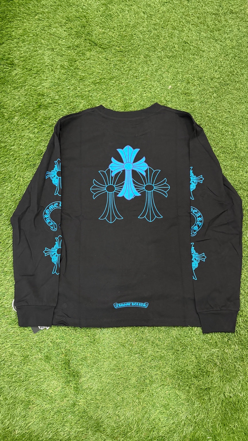 Back view with triple blue cross graphic