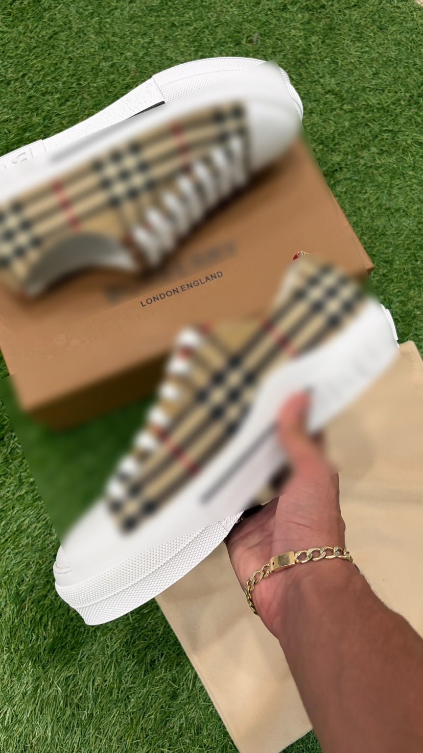 White check-panel low-top sneaker, EU 42